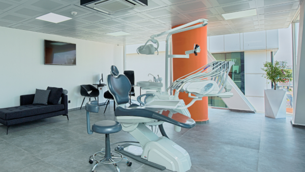 أفضل عيادة اسنان في مسقط